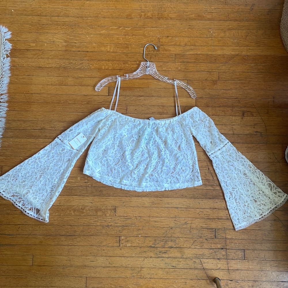 New With tags Forever 21 Contemporary off shoulder woven flare sleeves top